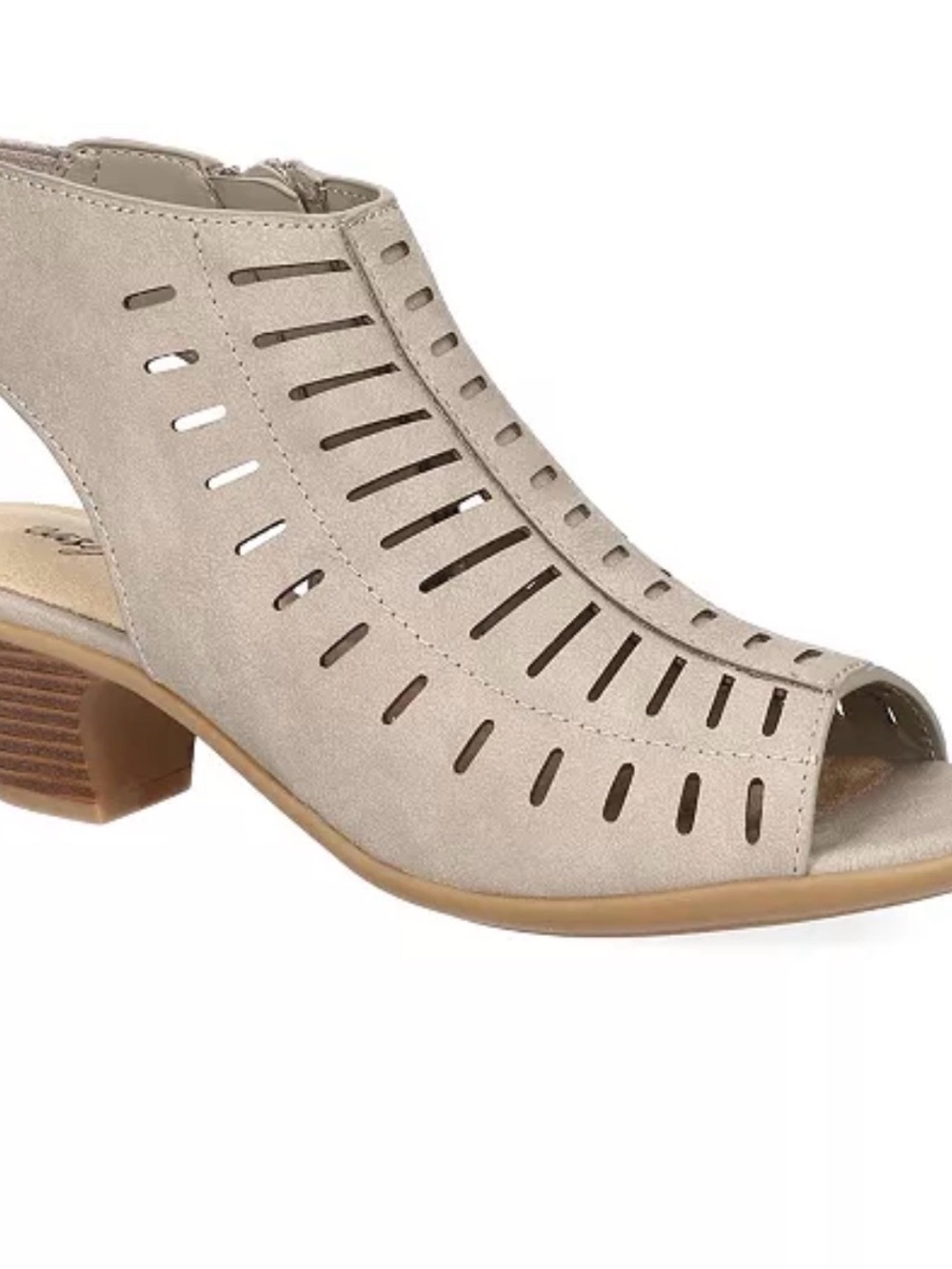 easy street Cutout Peep-Toe Low Block Heel Sandals Sz 9M NEW